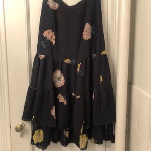 NWOT Loft Navy Floral Ruffled Midi Skirt Size 4